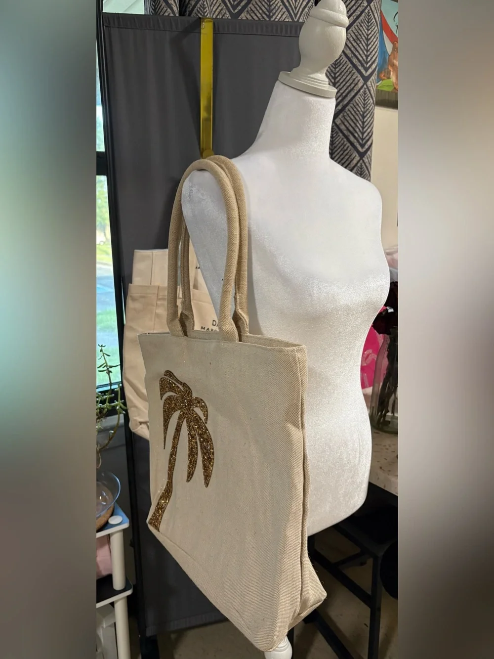 Bath & Body Works Ecru Canvas
Tote Bag with Gold Glitter Palm
Tree 🌴, Large - Picture 3 of 17